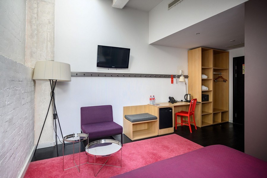 SMART Полулюкс с мансардным окном в Azimut Сити Отель Тульская Москва