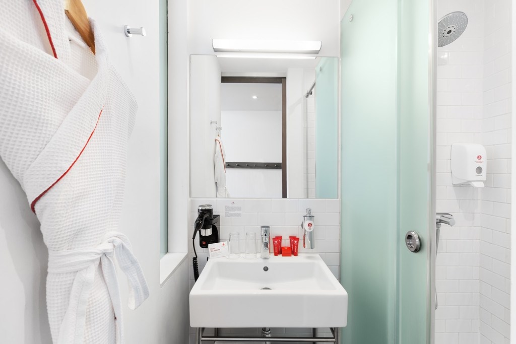 SMART Супериор с двумя раздельным кроватями в Azimut Сити Отель Тульская Москва