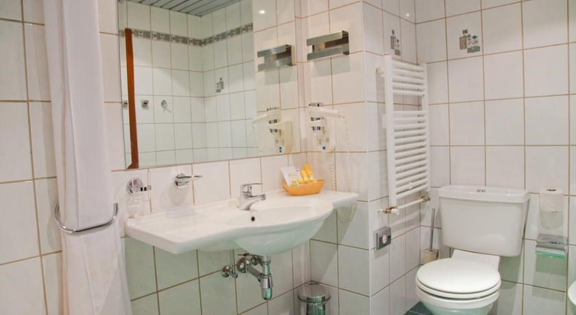 Стандартный номер с одной большой кроватью в Azimut