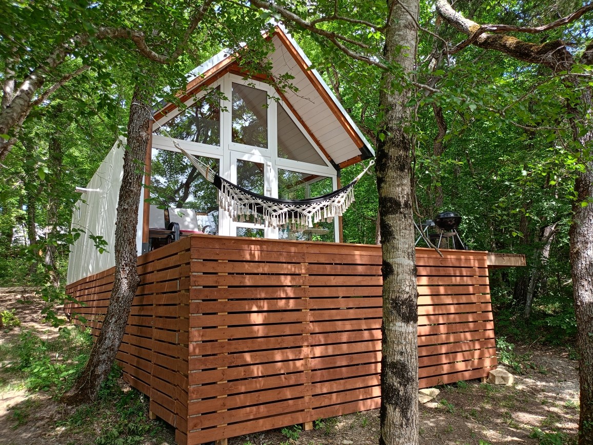 Барн в Горный енот