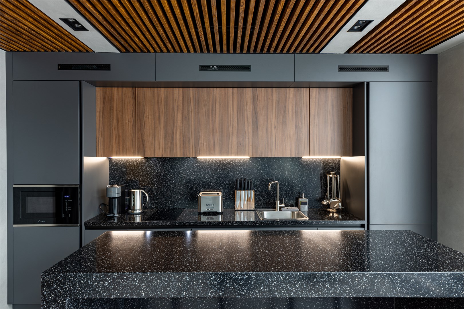 Аренда виллы с комплексом услуг в Репино-Ленинское