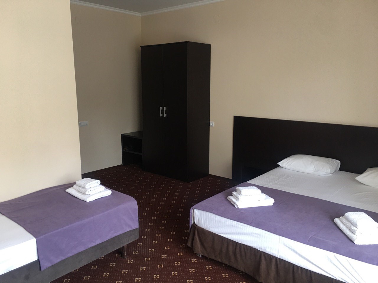 Трехместный номер комфорт с балконом в Виктория