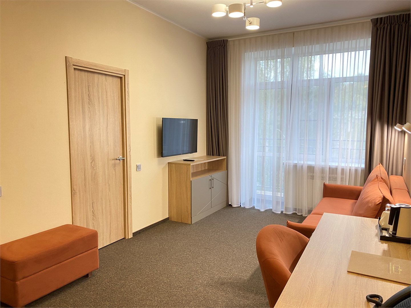 Люкс с балконом в Ерино