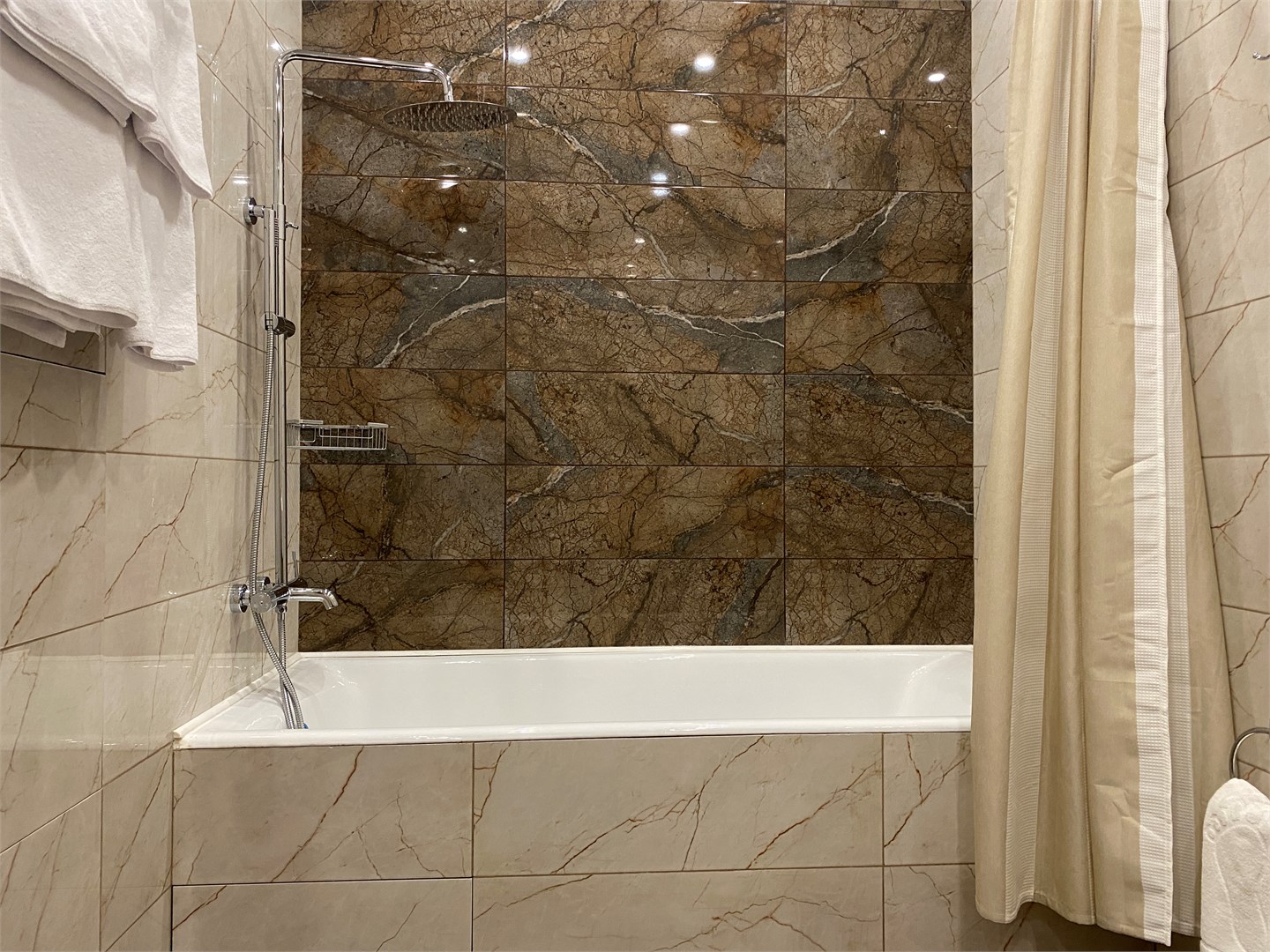 Люкс с балконом в Ерино