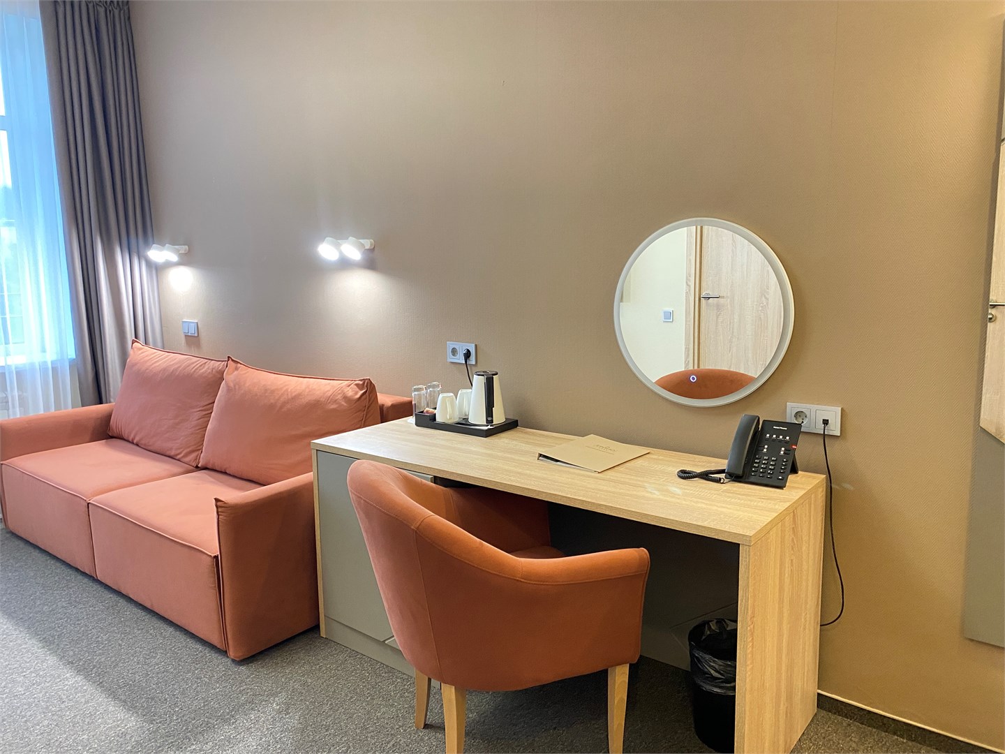 Люкс с балконом в Ерино