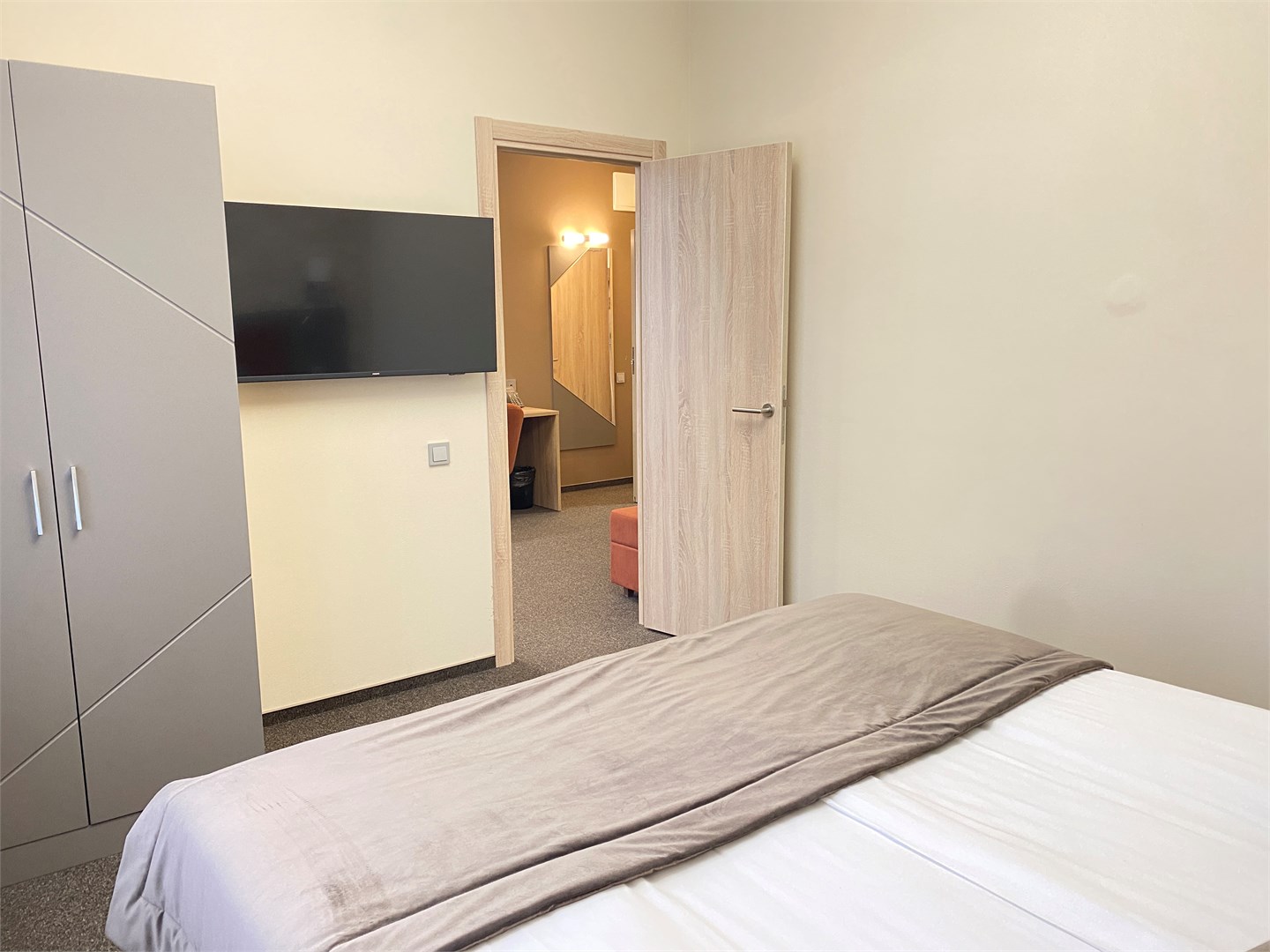 Люкс с балконом в Ерино