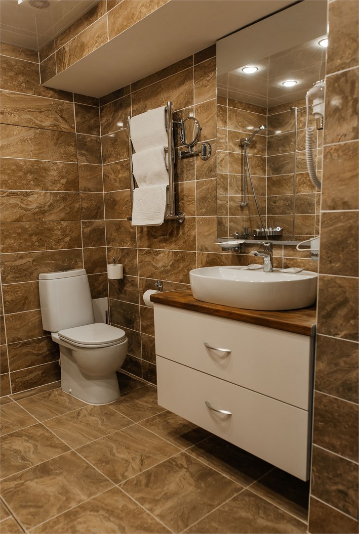 Люкс семейный 2-комнатный улучшенный корпус 1 в Azimut Здоровье Долина Нарзанов Кисловодск