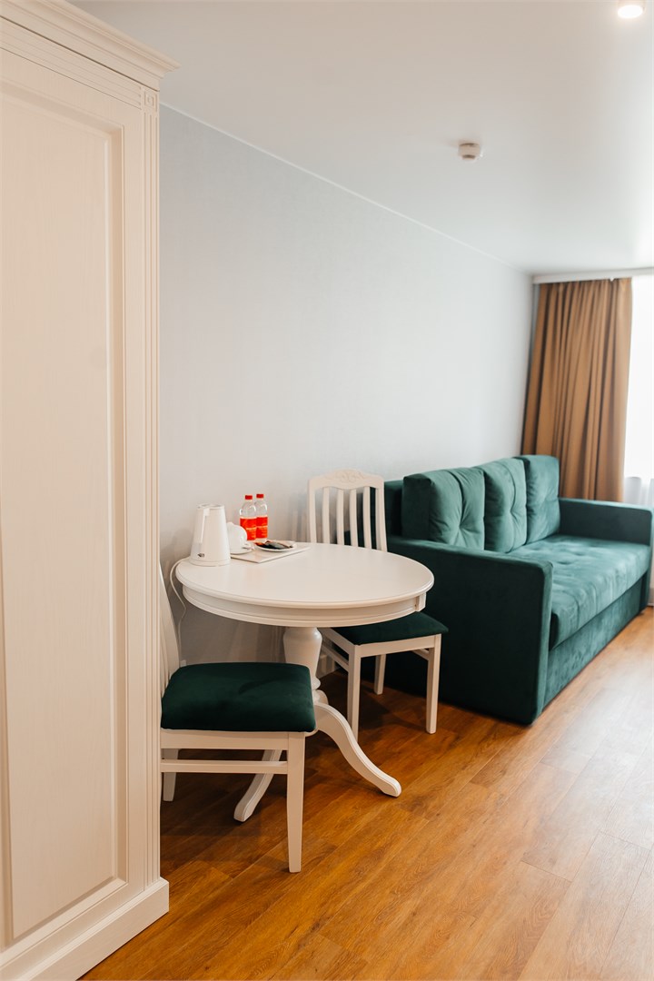 Люкс семейный 2-комнатный улучшенный корпус 1 в Azimut Здоровье Долина Нарзанов Кисловодск