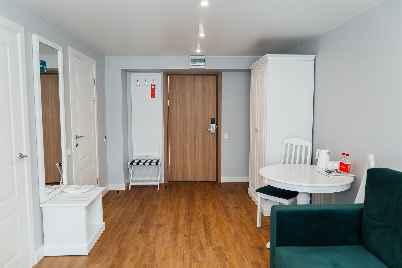 Люкс семейный 2-комнатный улучшенный корпус 1 в Azimut Здоровье Долина Нарзанов Кисловодск