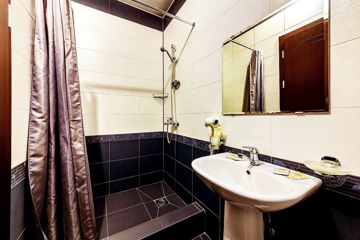 Двухместный стандарт с французским балконом в Dallas