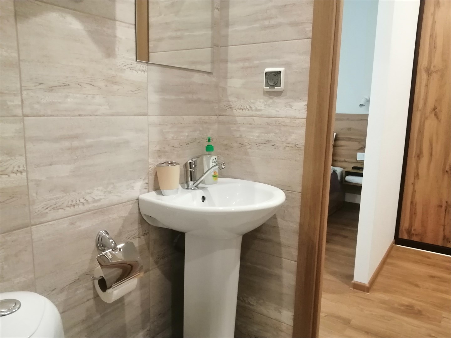 КОМФОРТ с двуспальной кроватью в Дарина