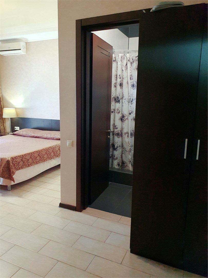 Четырехместный полулюкс с балконом в Dallas