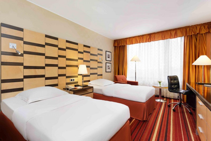 Супериор с двумя раздельными кроватями в Azimut Сити Отель Олимпик Москва