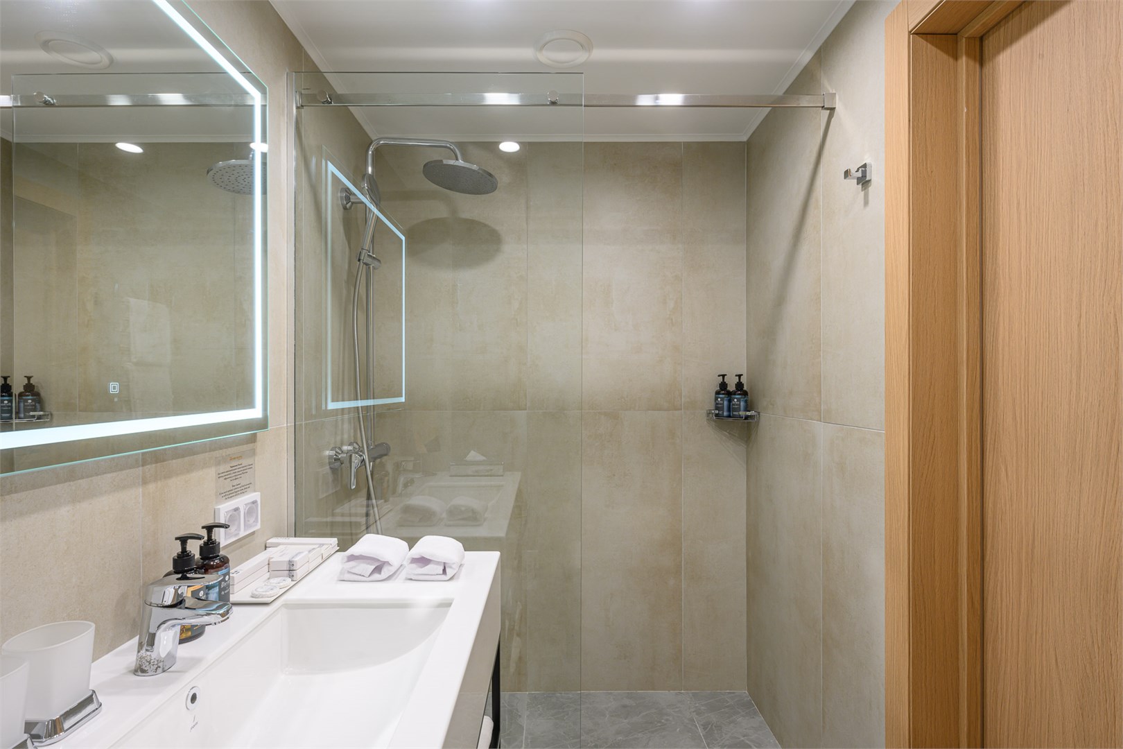 Стандартный номер с большой кроватью в Гранд Отель by LeePrime