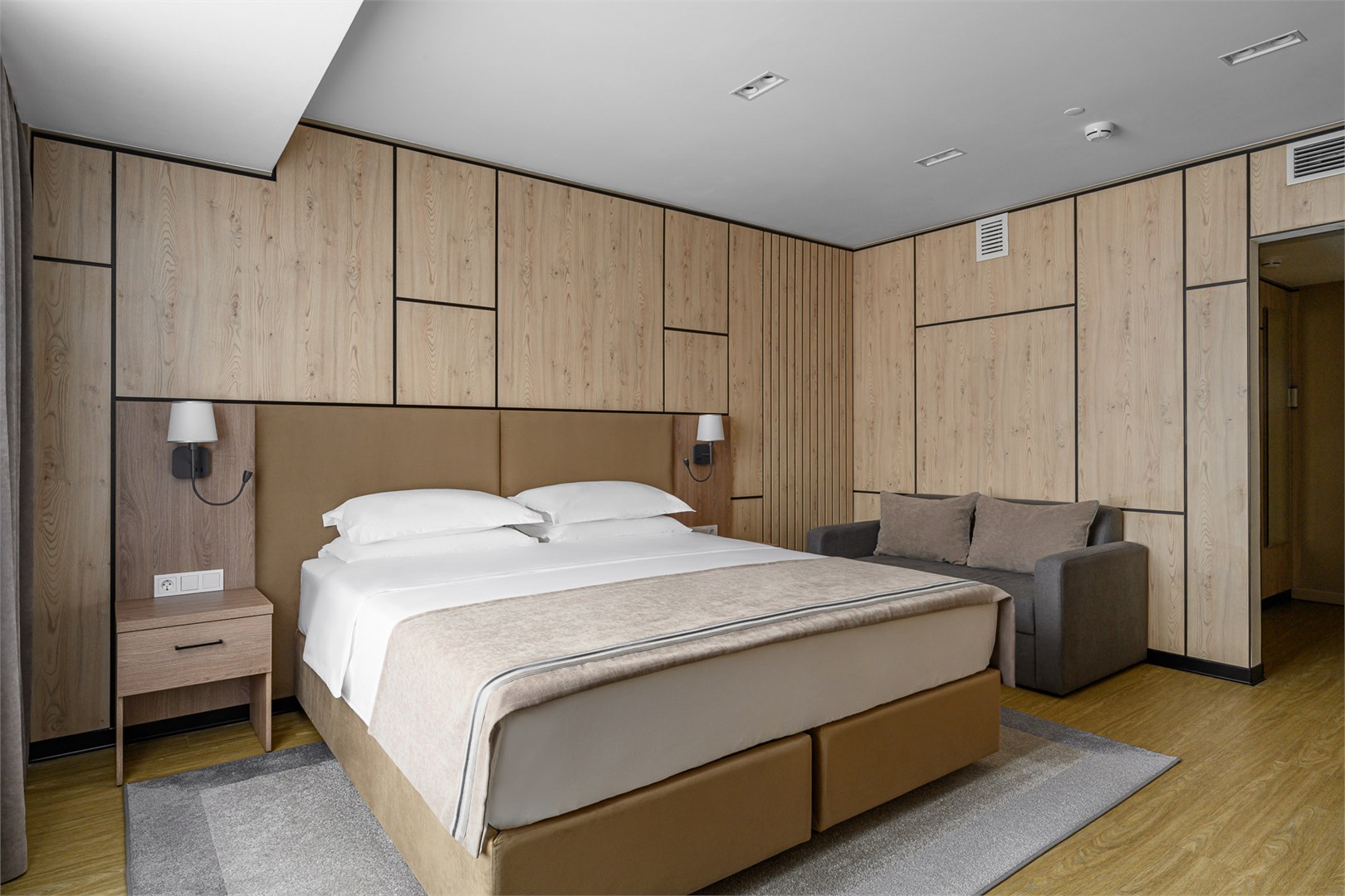 Улучшенный номер с большой кроватью в Гранд Отель by LeePrime