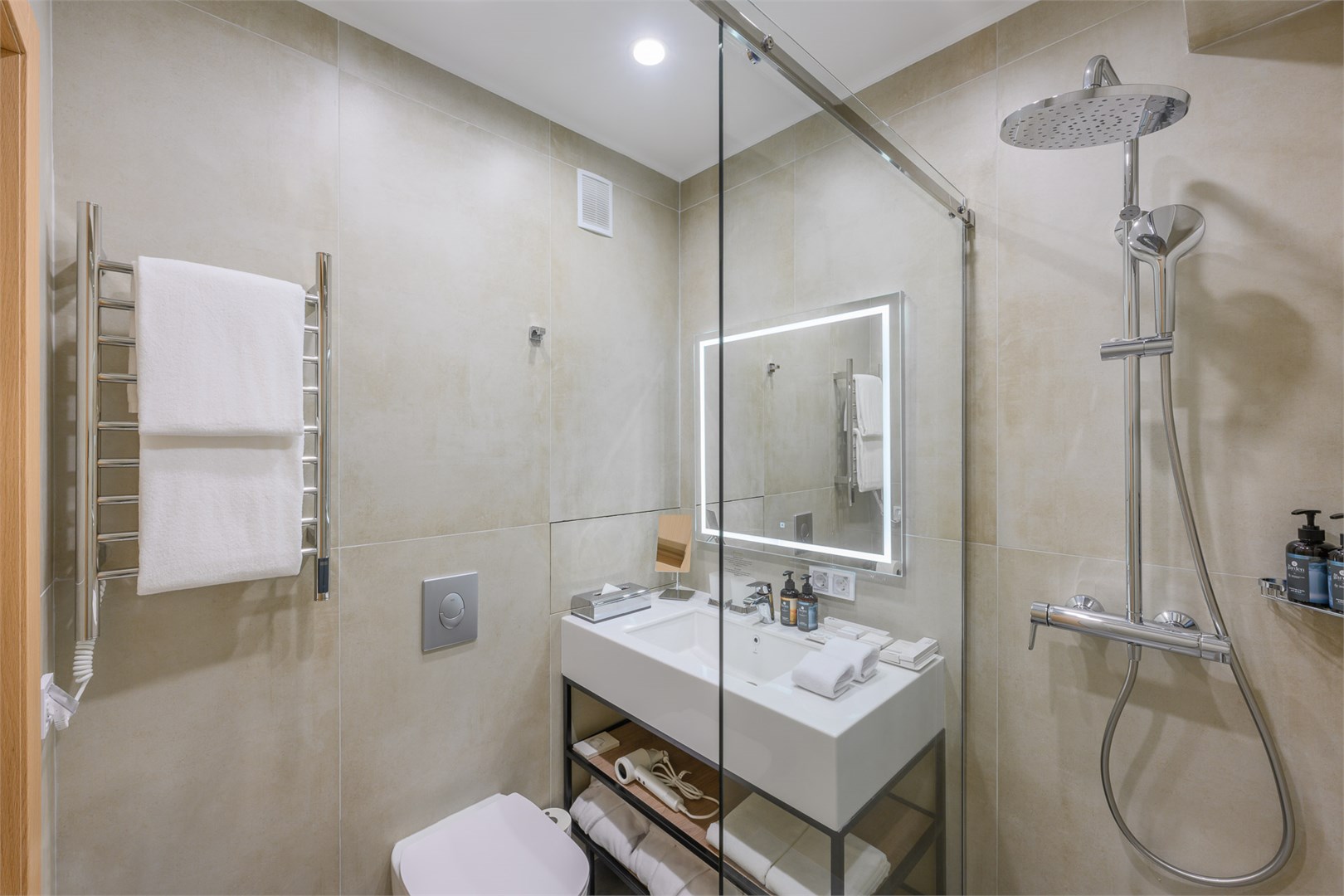 Улучшенный номер с большой кроватью в Гранд Отель by LeePrime