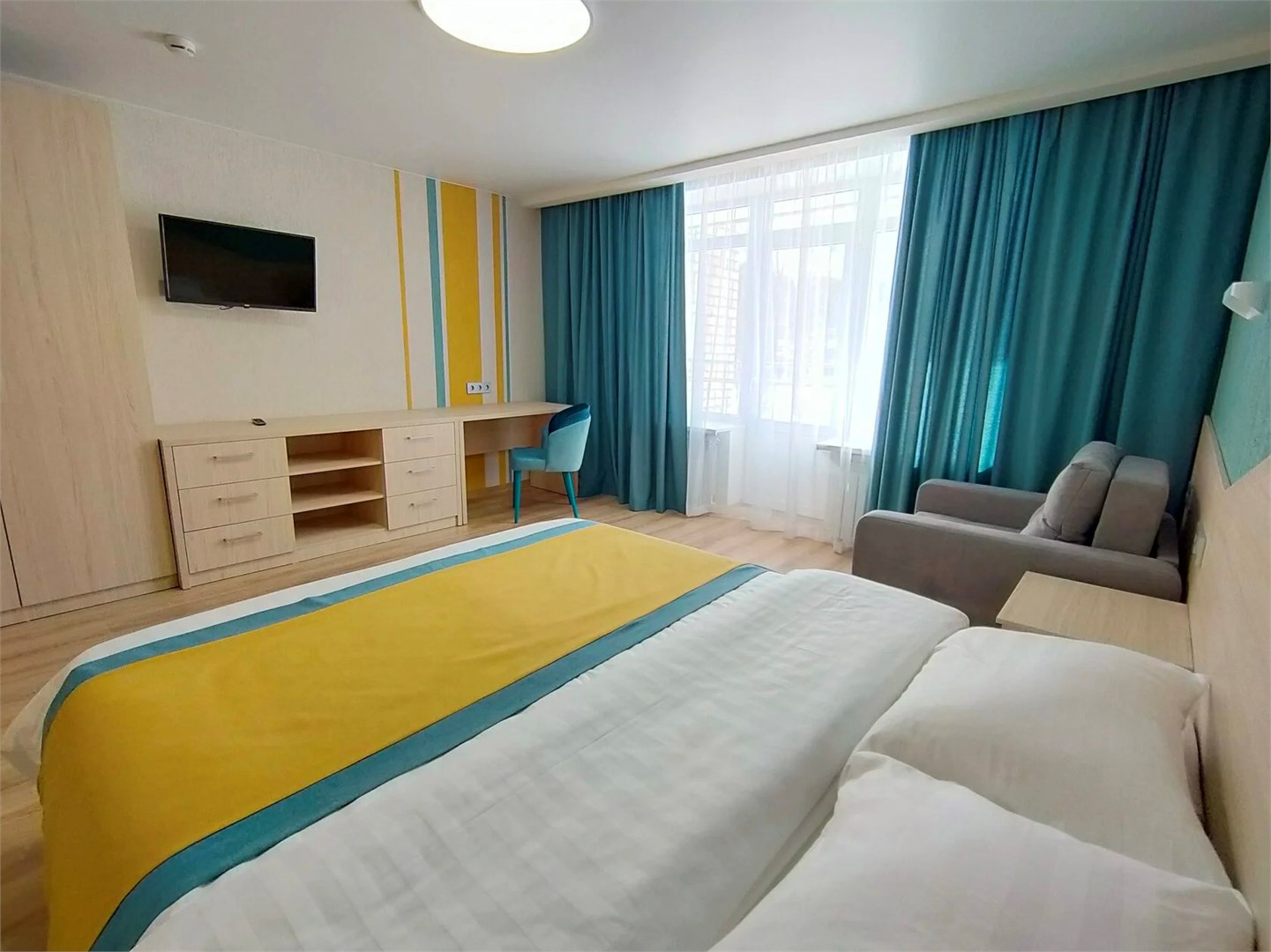 Люкс 2-комнатный (корпус "Светлый") в Хрустальная