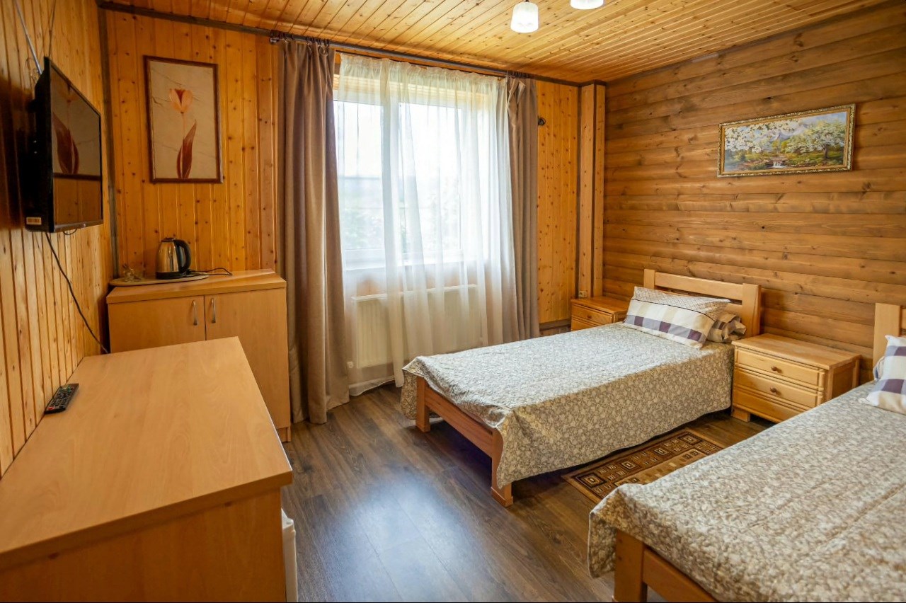 Двухместный стандарт с двумя односпальными кроватями, вид на горы в Горная слобода