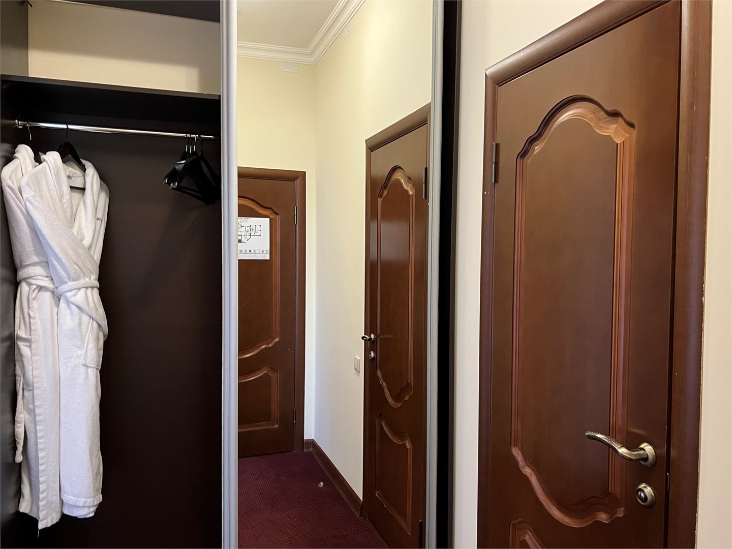 Номер Эконом в Le Bristol