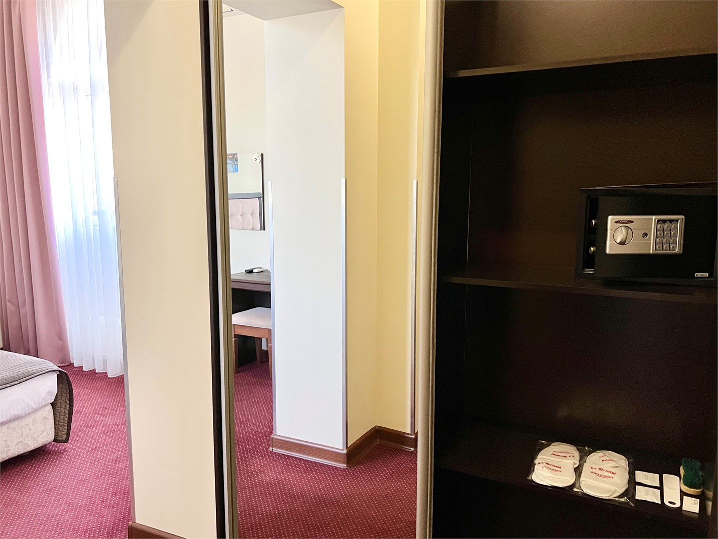 Номер Эконом в Le Bristol