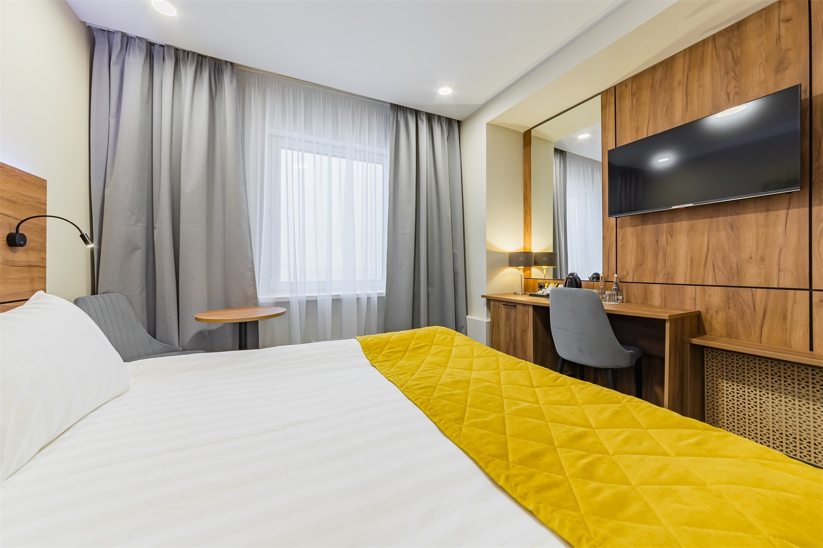 Комфорт с двуспальной кроватью в Брентон Клуб Гостиница Измайлово корпус Бета