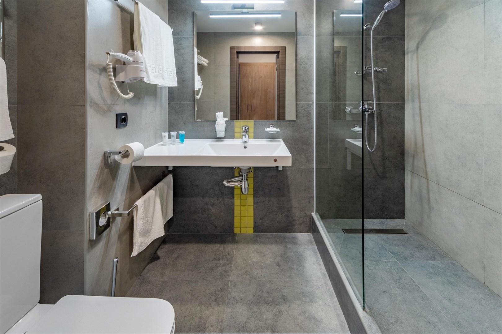 Комфорт с двуспальной кроватью в Брентон Клуб Гостиница Измайлово корпус Бета