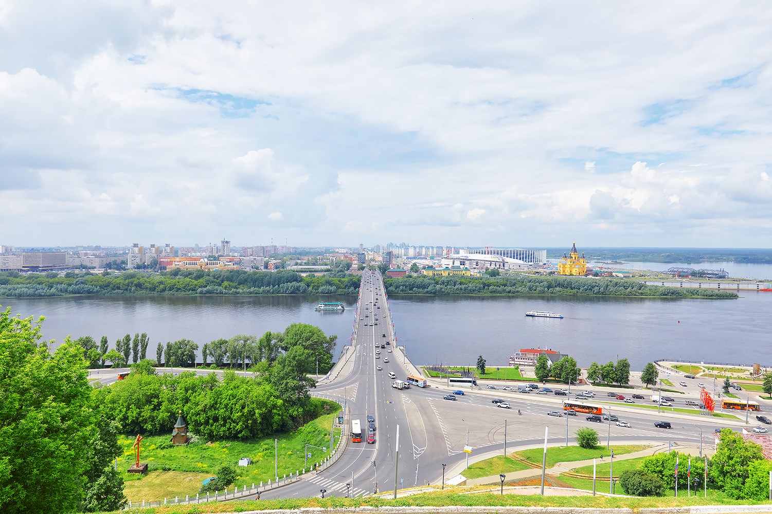 Полулюкс с кроватью трансформер с видом на реку плюс кухня в AZIMUT Отель Нижний Новгород