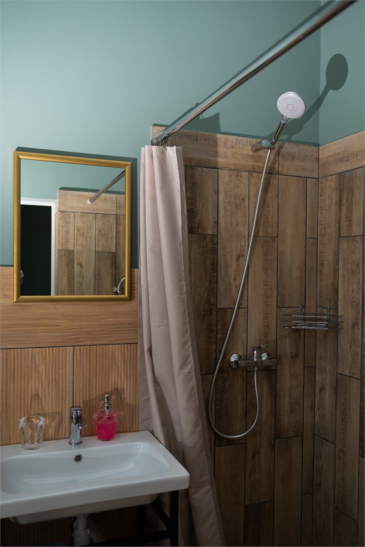 Улучшенный трехместный номер с балконом в Августин