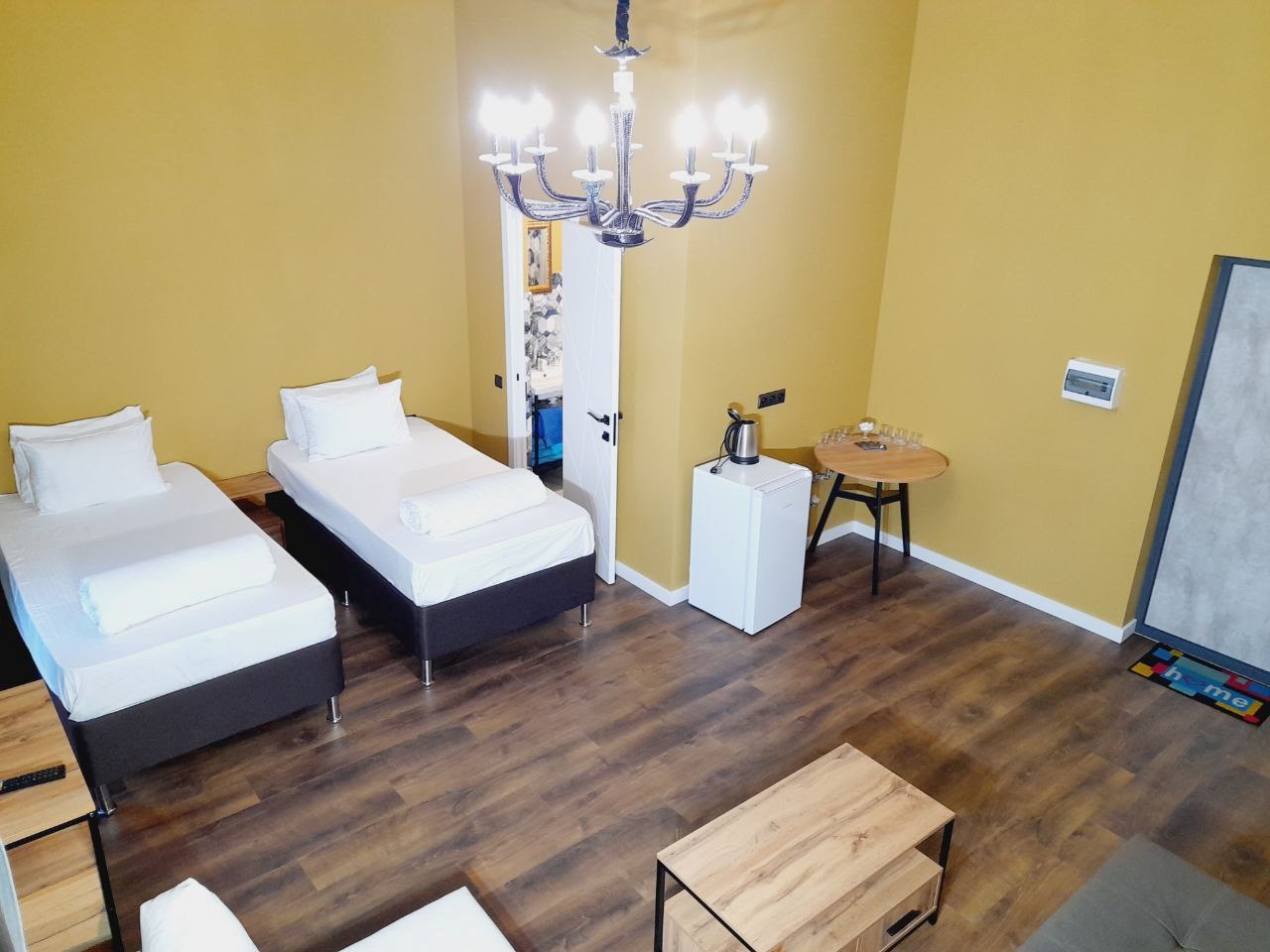 Улучшенный трехместный номер с балконом в Августин