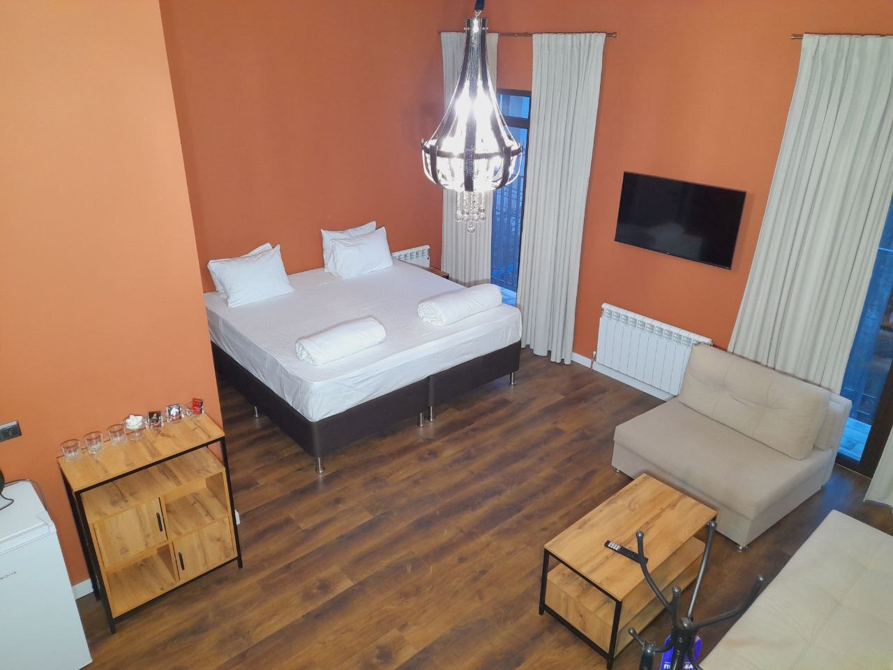 Улучшенный трехместный номер с балконом в Августин