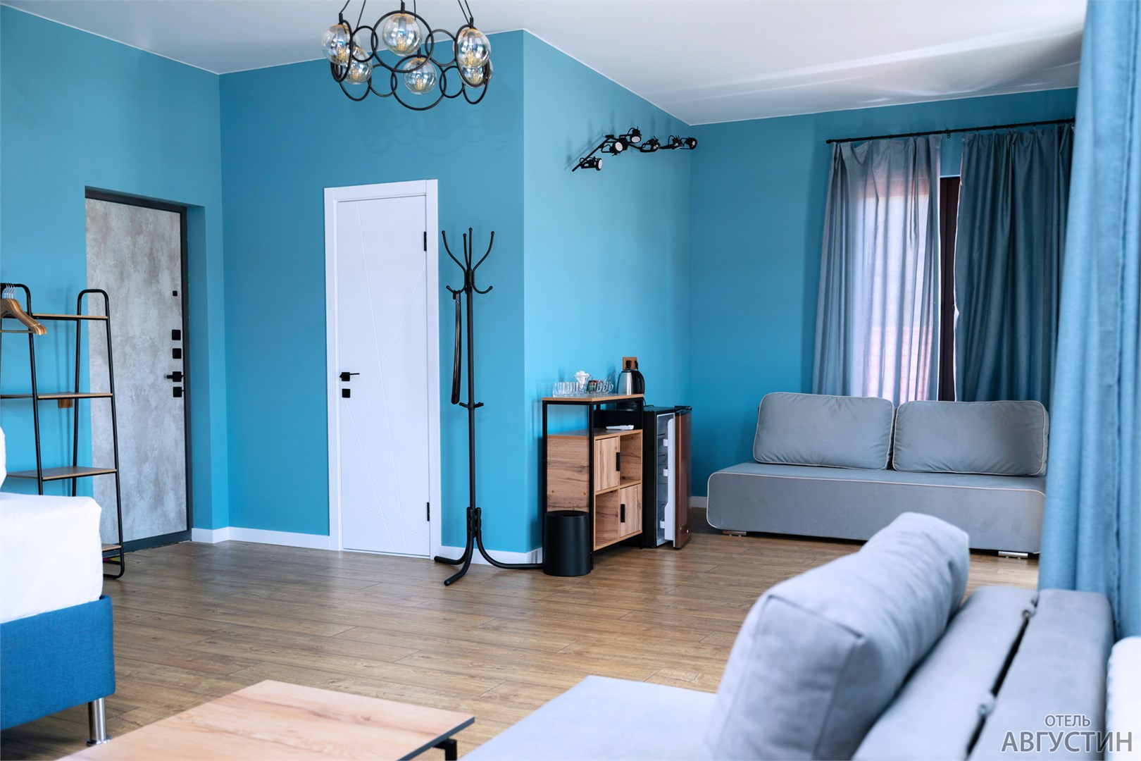 Джуниор сюит в Августин