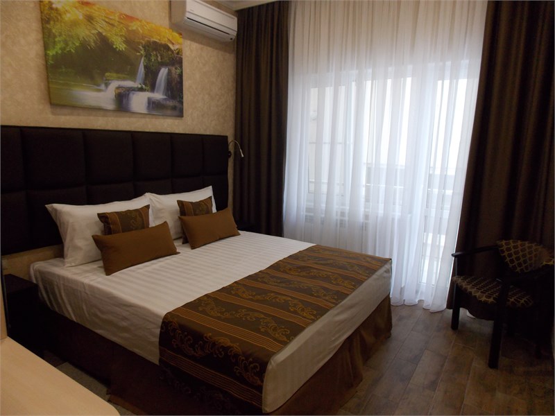 Стандартный двухместный номер с 1 кроватью или c 2 отдельными кроватями и балконом в Zara