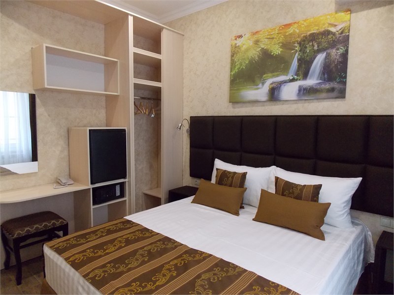 Стандартный двухместный номер с 1 кроватью или c 2 отдельными кроватями и балконом в Zara