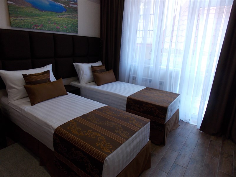 Стандартный двухместный номер с 1 кроватью или c 2 отдельными кроватями и балконом в Zara