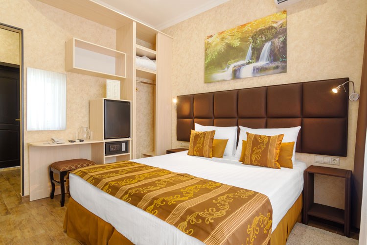 Двухместный номер с 1 кроватью или c  2 отдельными кроватями , без балкона . в Zara