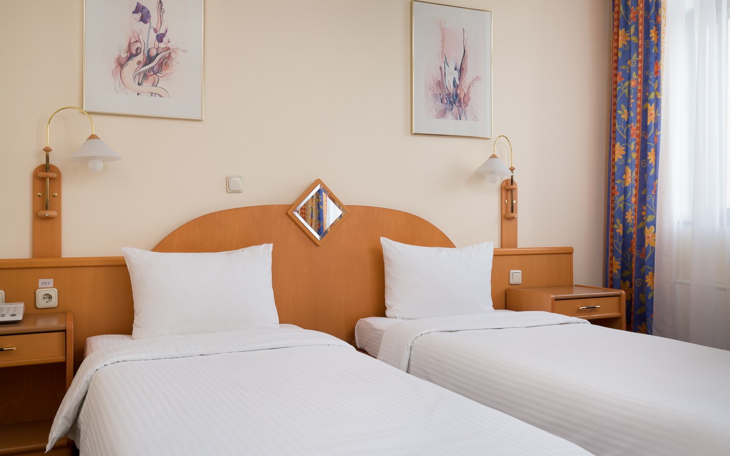 Стандарт с двумя односпальными кроватями в ТрансОтель