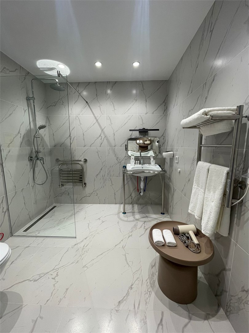 Супериор для людей с инвалидностью в Azimut Сити