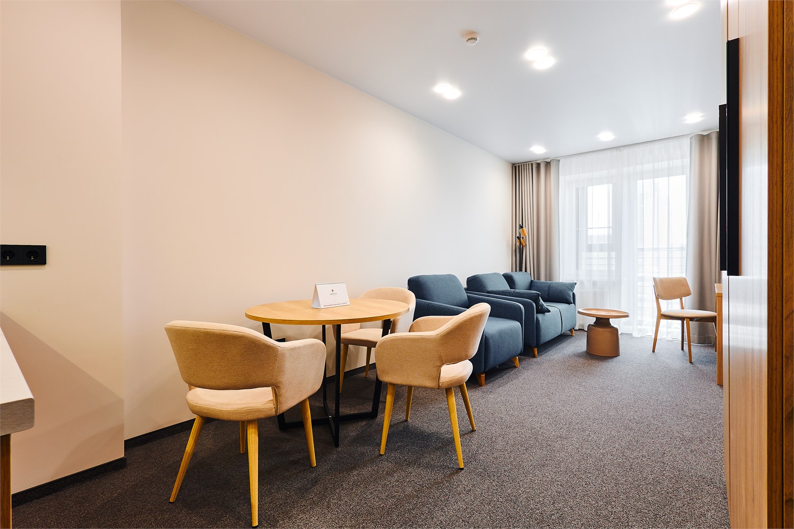 Апартаменты двухкомнатные в Azimut Сити