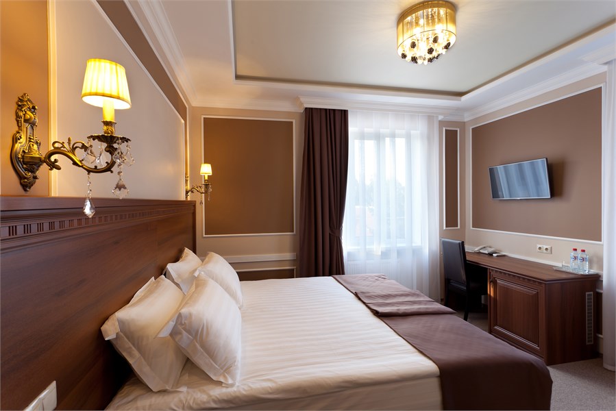 Первая категория (Стандарт с одной двуспальной или двумя односпальными кроватями) в Chocolatier