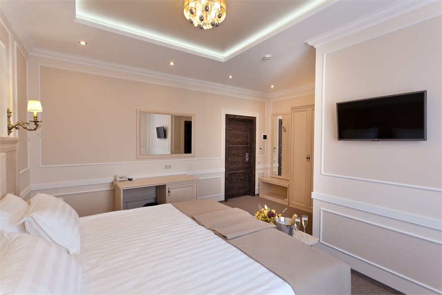 Первая категория (Комфорт с одной двуспальной или двумя односпальными кроватями) в Chocolatier