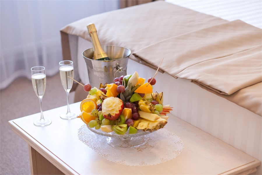 Первая категория (Комфорт с одной двуспальной или двумя односпальными кроватями) в Chocolatier