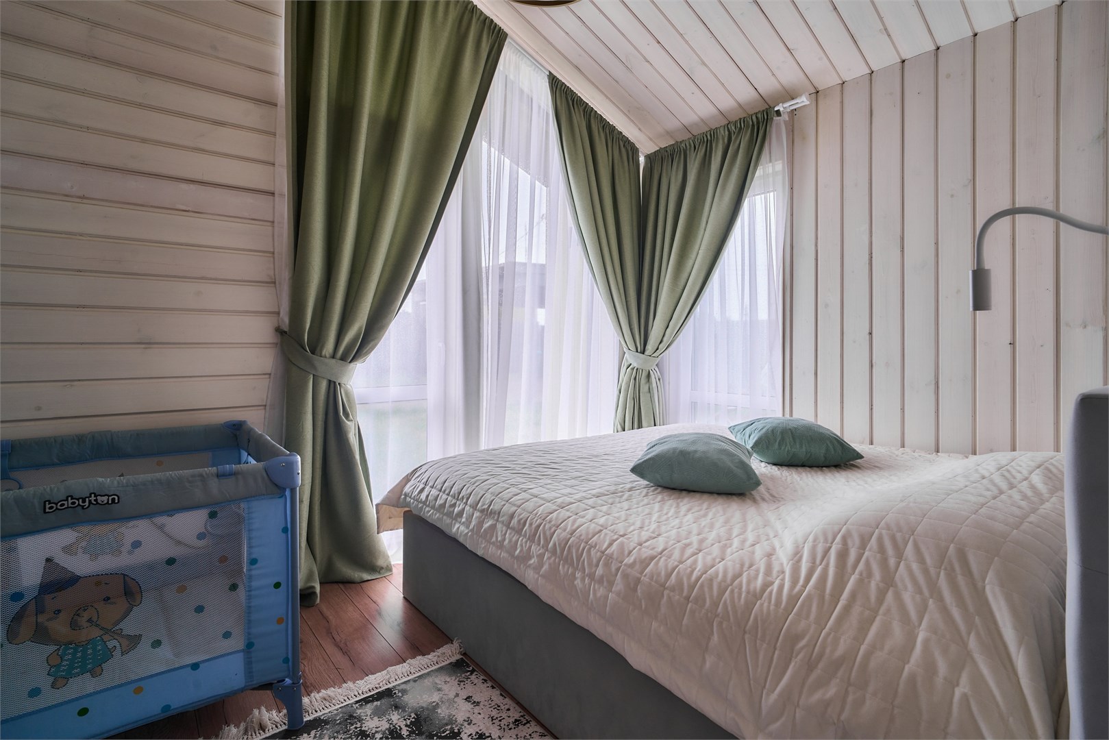 Домик у озера 1(Лато) в Lucky Home Rent