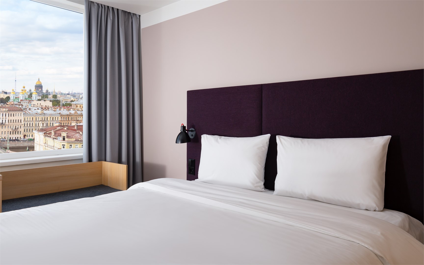 SMART Стандарт с видом на город в Azimut Сити