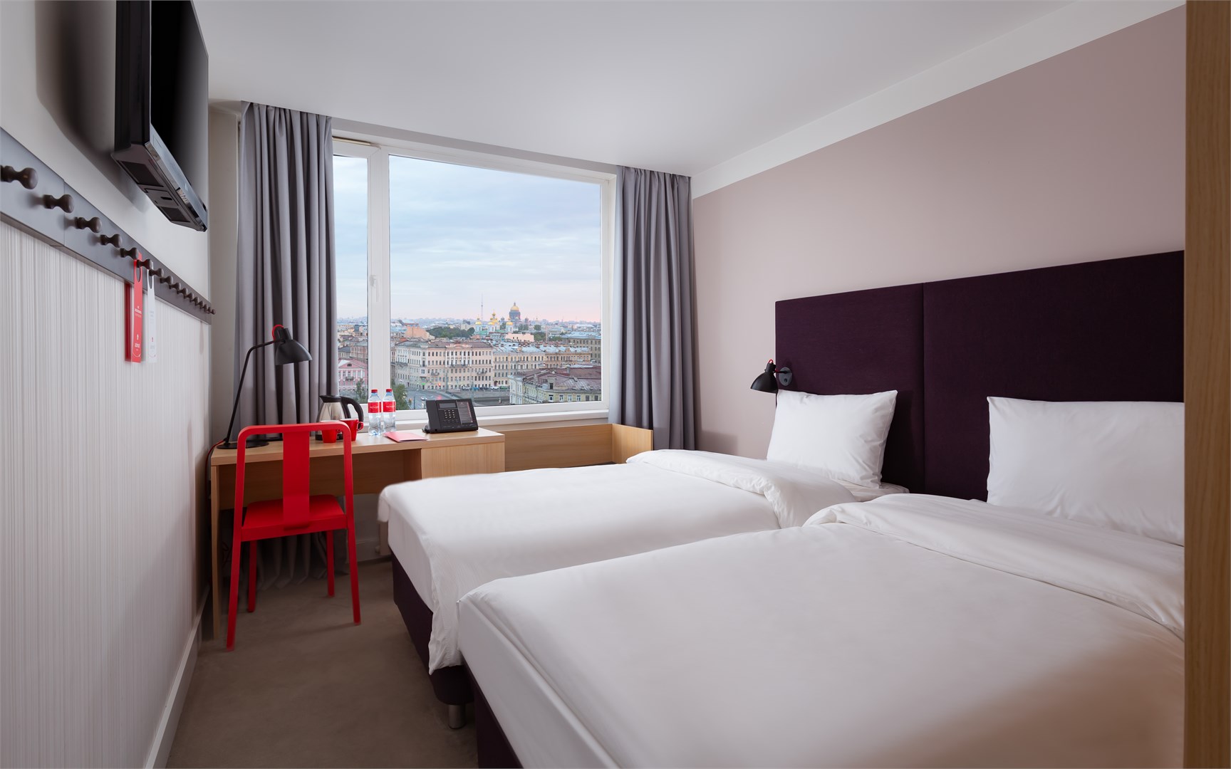 SMART Стандарт с видом на город в Azimut Сити