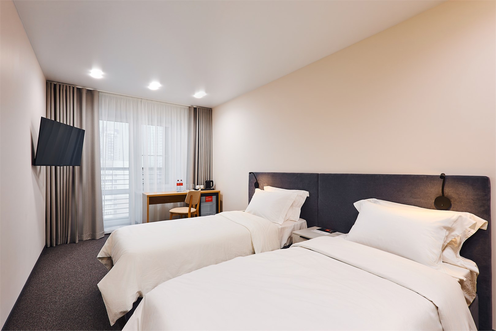 Супериор с двумя раздельными кроватями в Azimut Сити