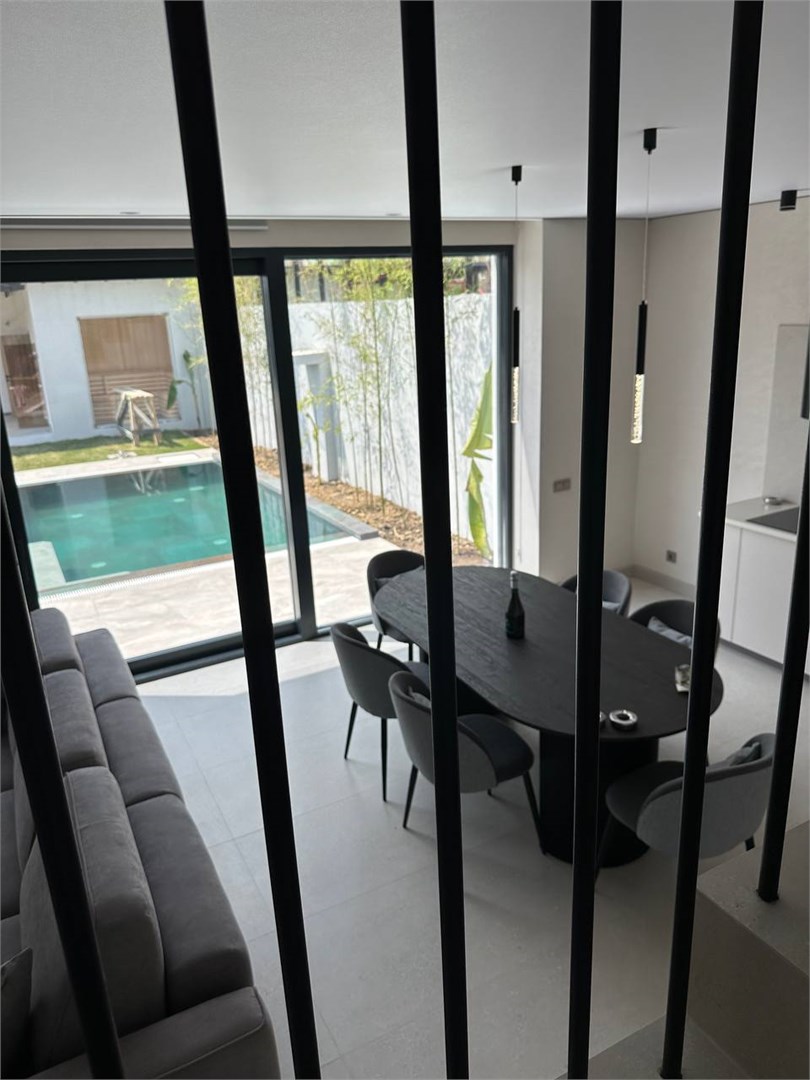 Вилла с видом на реку и личным бассейном в Вилла Мзымта