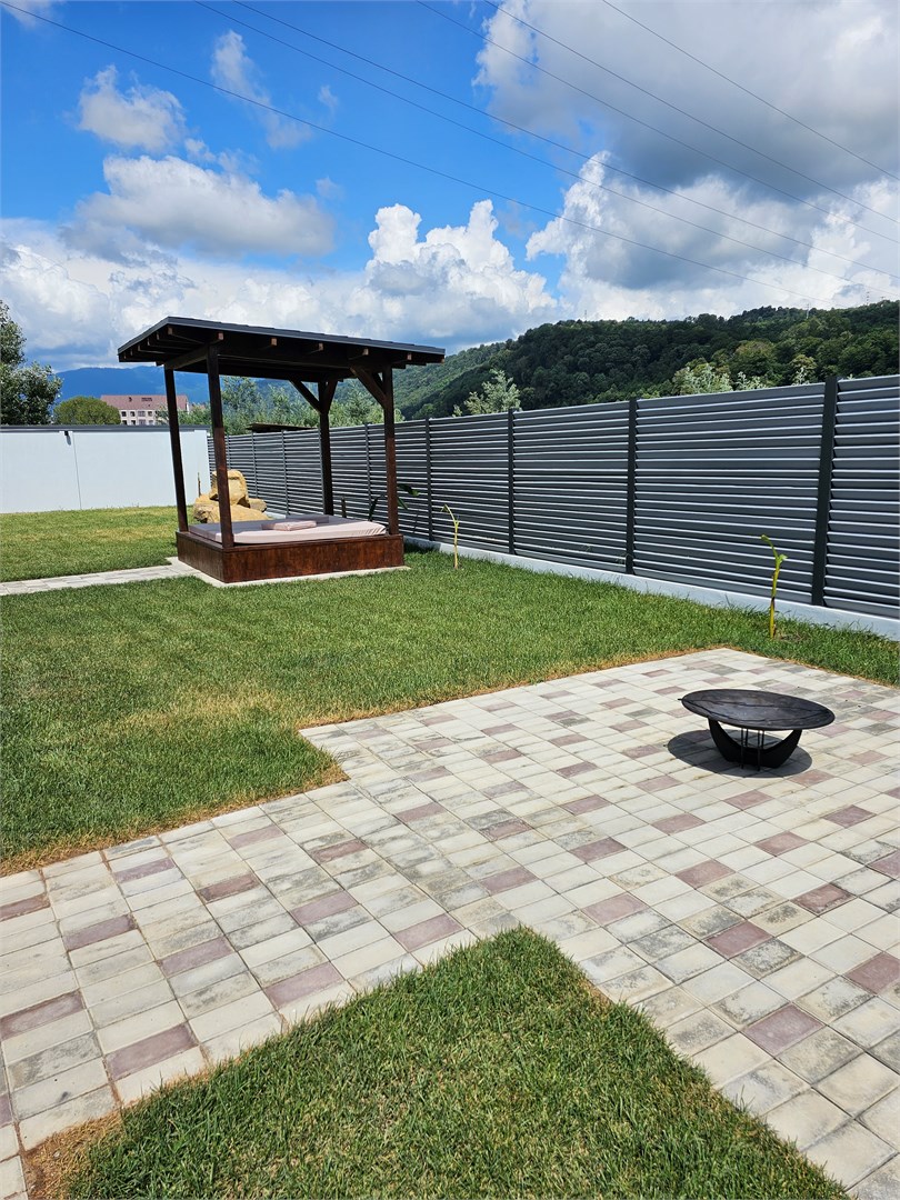 Вилла с видом на реку и личным бассейном в Вилла Мзымта