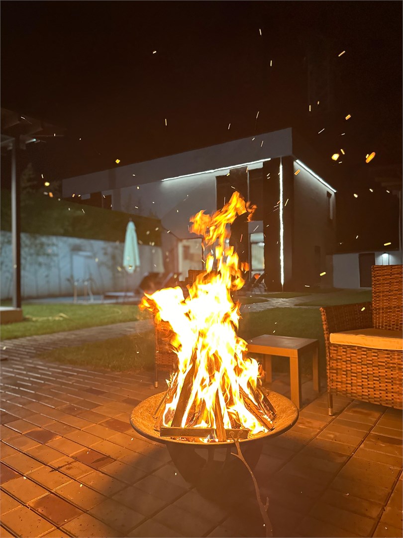 Вилла с видом на реку и личным бассейном в Вилла Мзымта