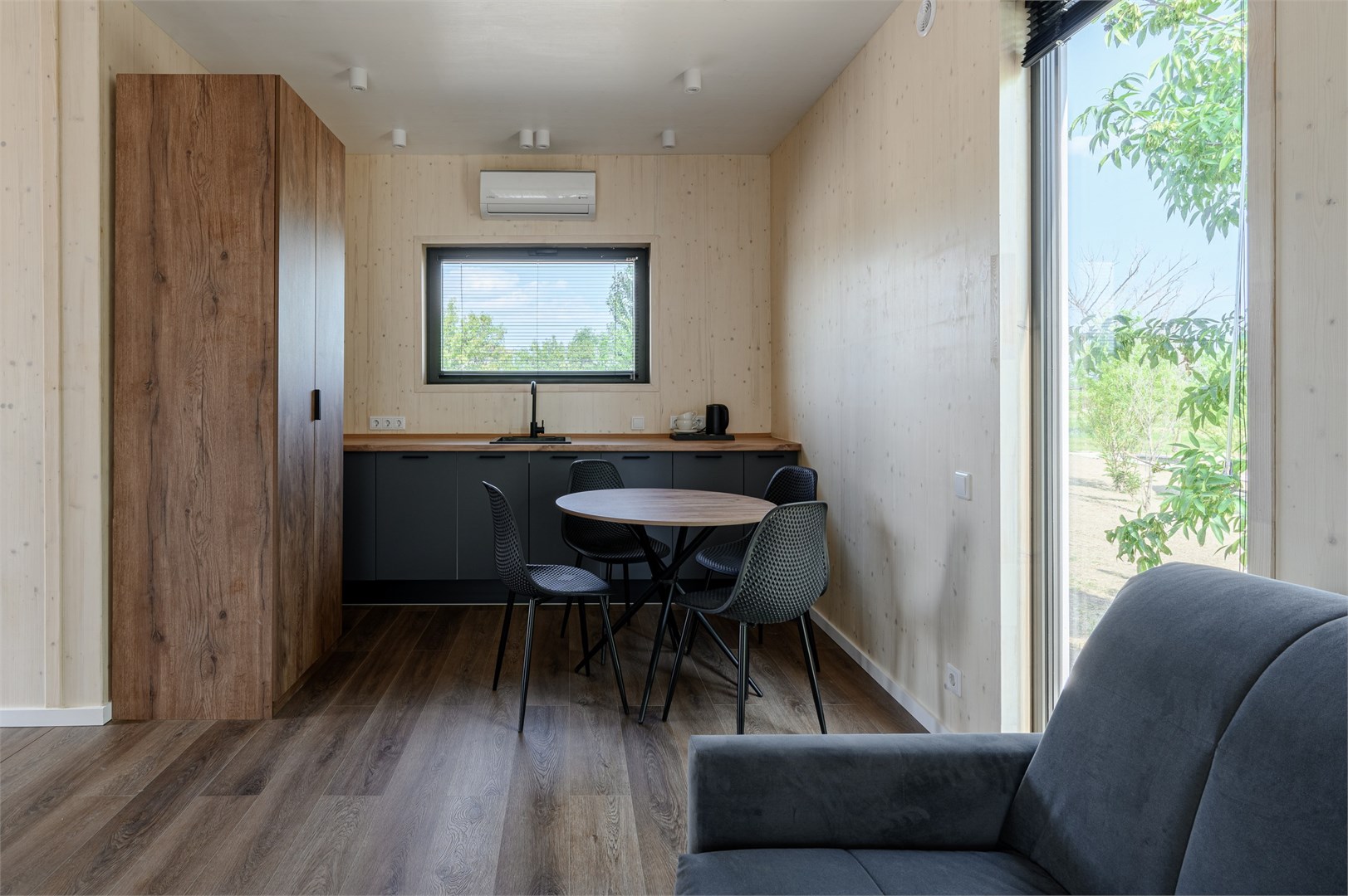 Двухкомнатный коттедж в Azimut Парк Отель Волга Астрахань