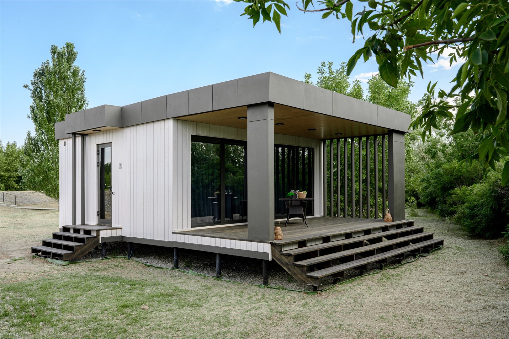 Двухкомнатный коттедж в Azimut Парк Отель Волга Астрахань